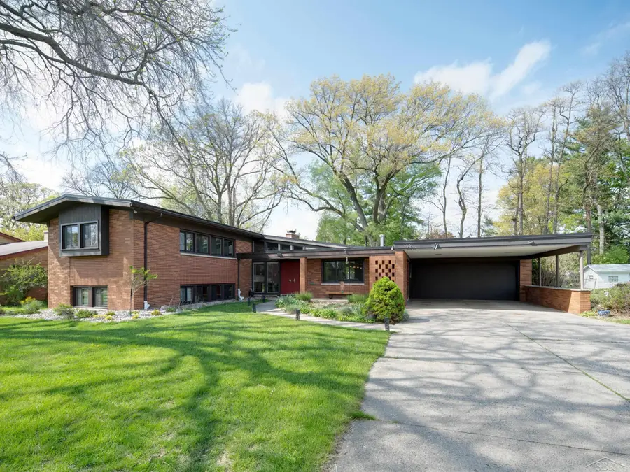 1631 Walnut Heights, East Lansing, MI 48823 - #2