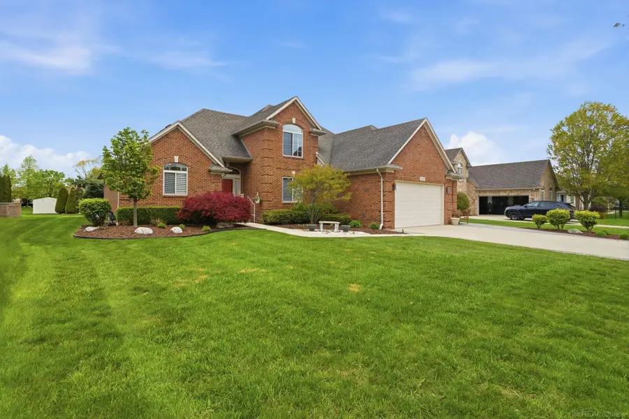29043 Bay Pointe, Chesterfield, MI 48047 - #3