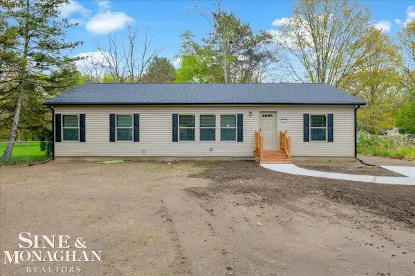 2060 Washington, Algonac, MI 48001