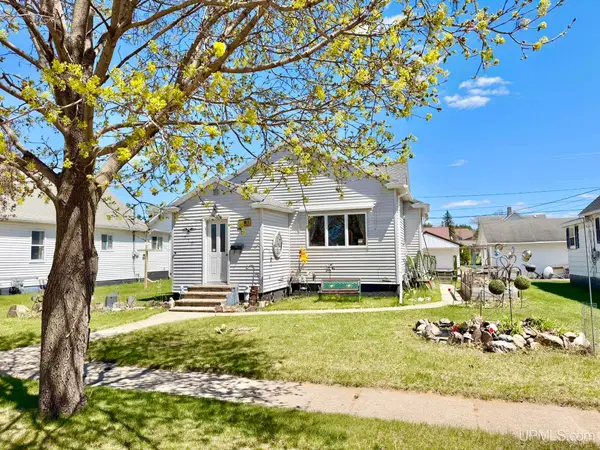 310 Main, Norway, MI 49870