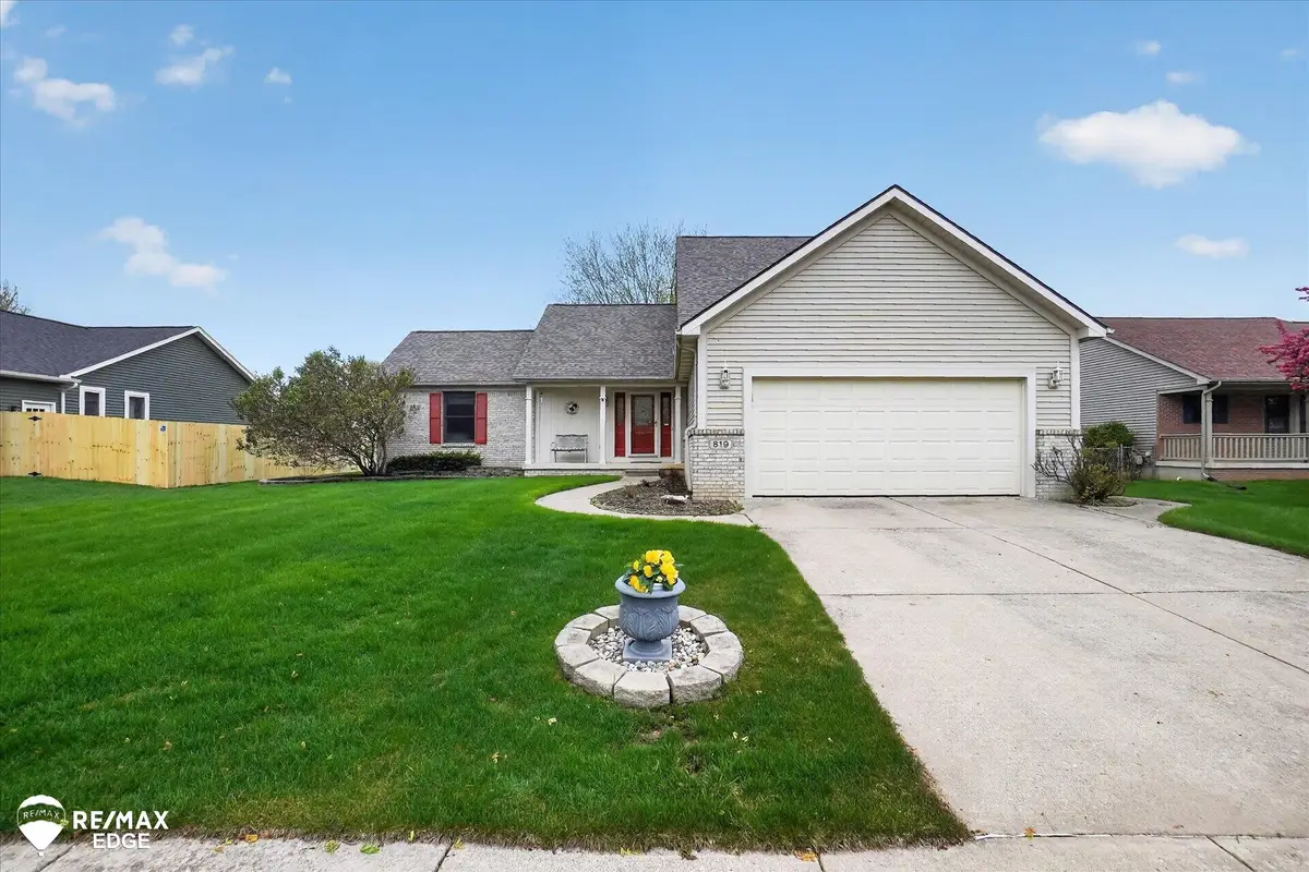 819 Village, Davison, MI 48423 - #1
