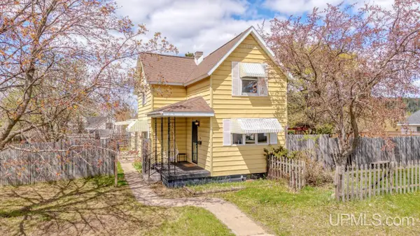 707 Walnut, Norway, MI 49870