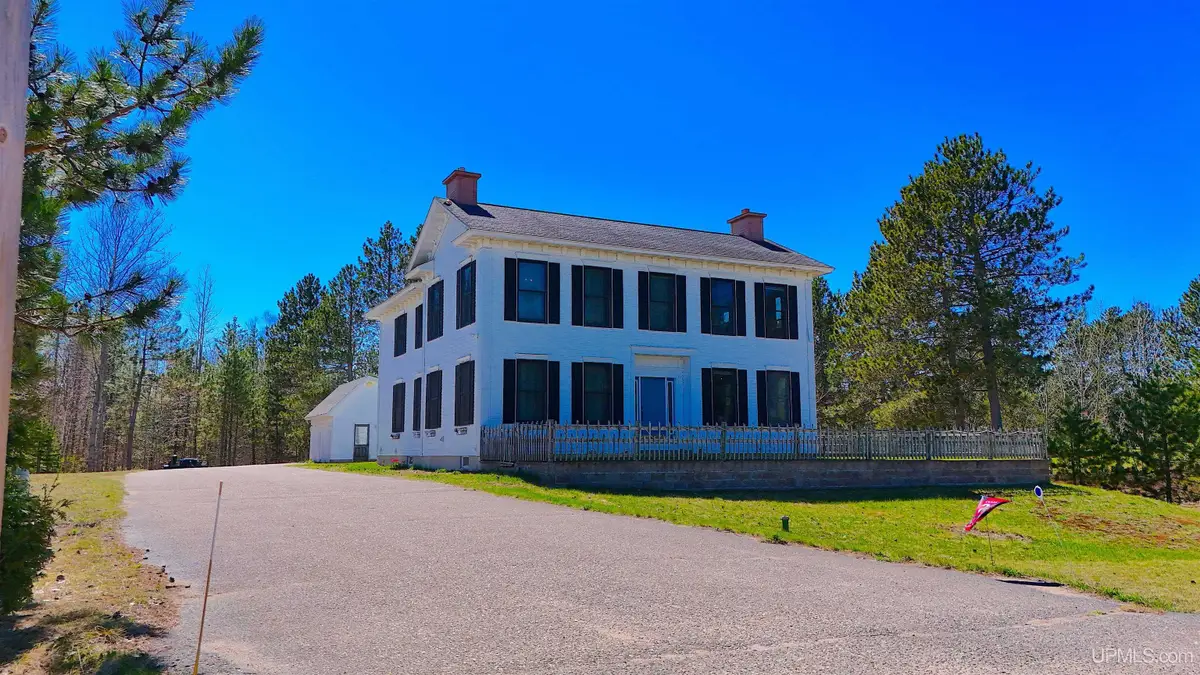 152 Brewer, Marquette, MI 49855 - #1