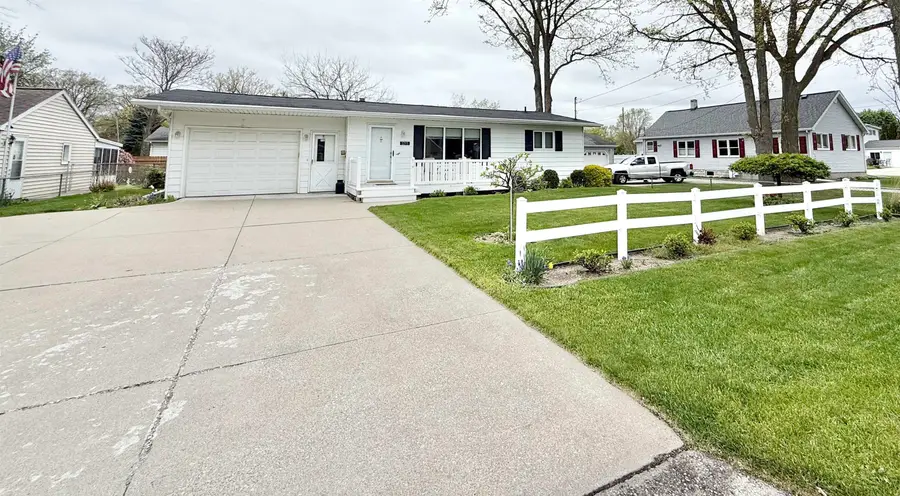 1215 N Scheurmann, Essexville, MI 48732 - #3