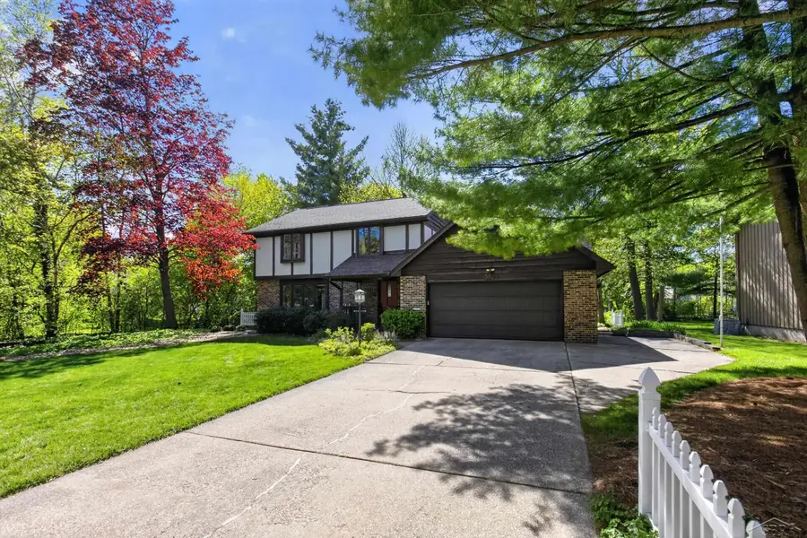 5507 Whitehall, Midland, MI 48642 - #3