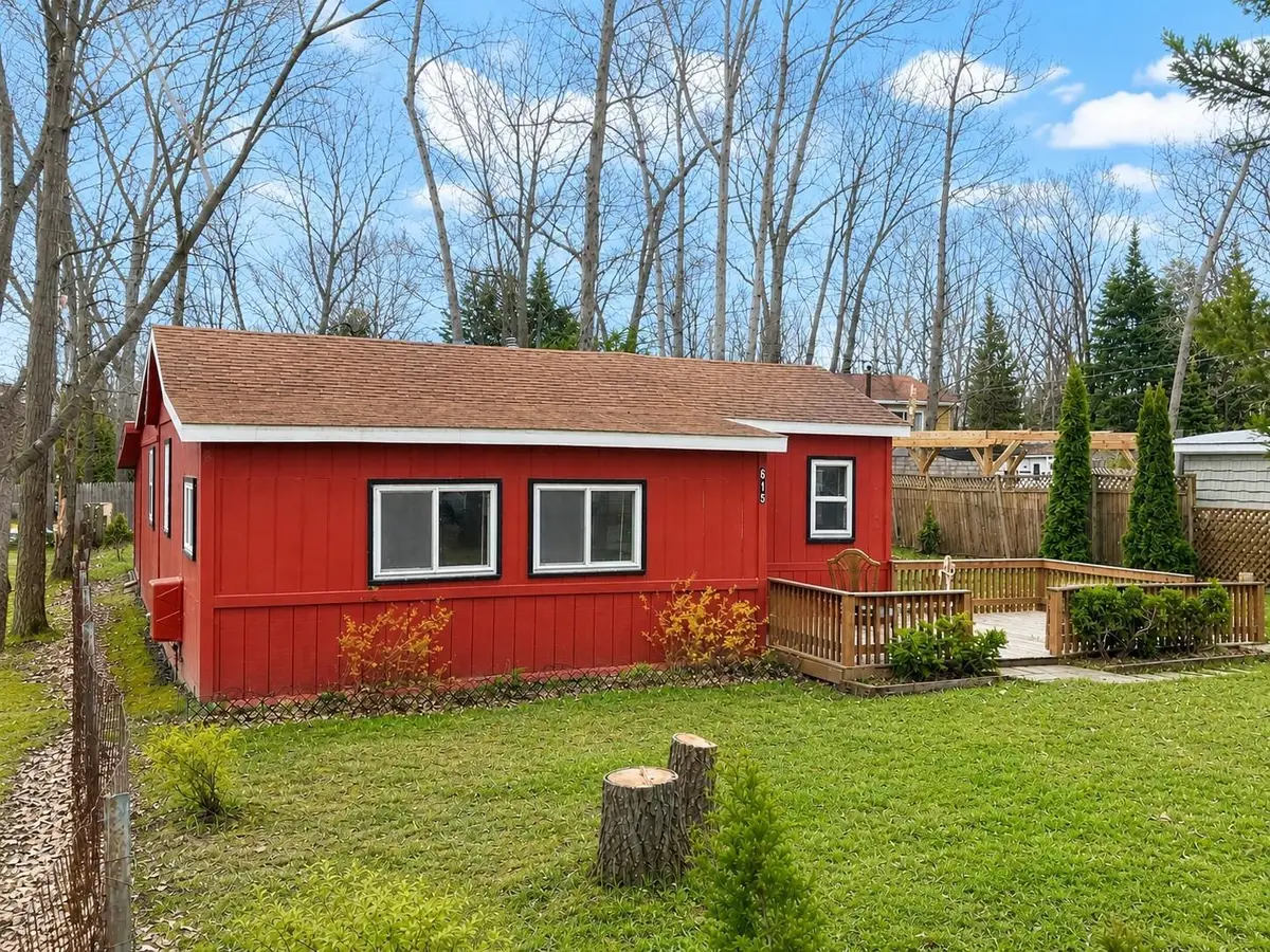 615 Green, Harrison, MI 48625 - #1