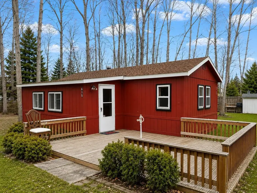 615 Green, Harrison, MI 48625 - #3