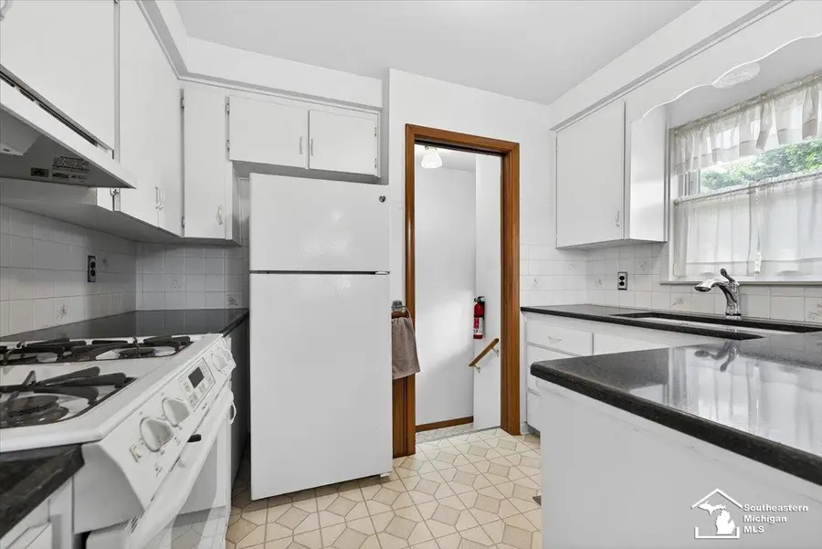 604 8th, Wyandotte, MI 48192 - #3