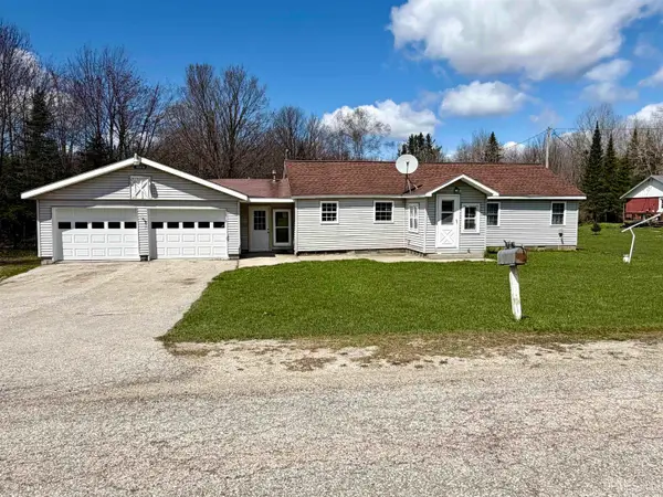 1694 W Quarry, Gulliver, MI 49840