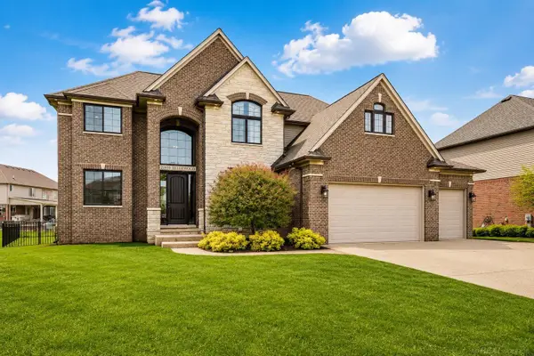 21936 Bellewood, Macomb, MI 48044