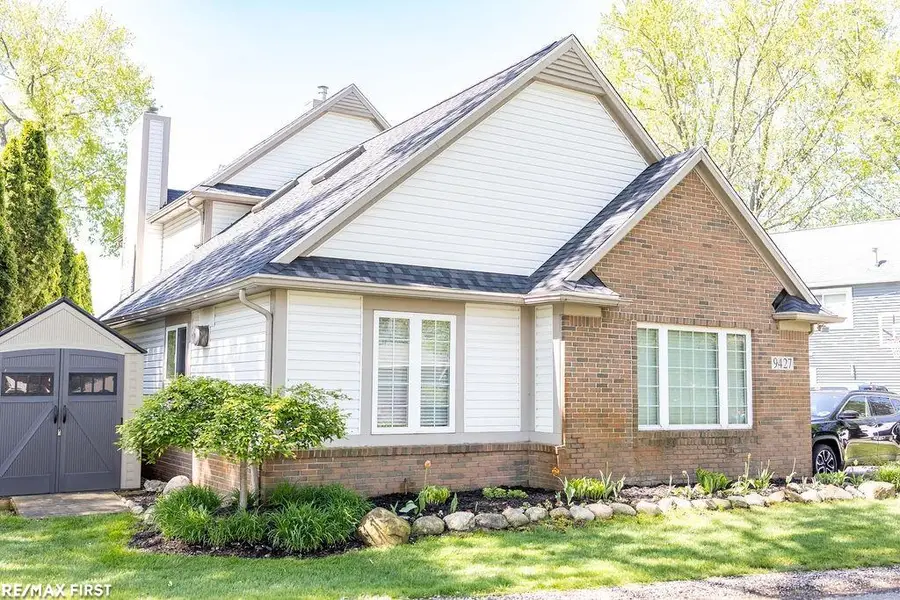 9427 Boncrest, Commerce Township, MI 48382 - #2
