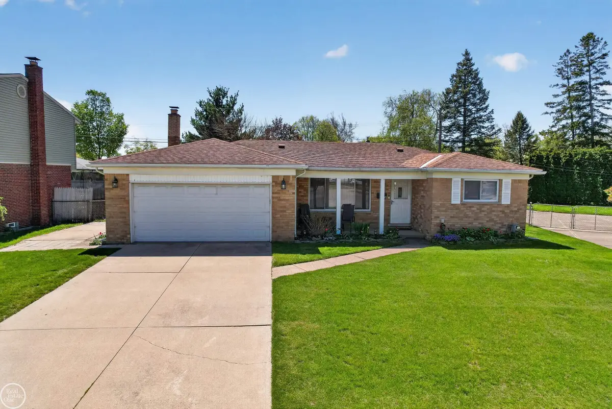 42159 Mac Rae, Sterling Heights, MI 48313 - #1