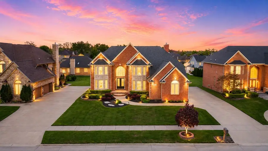 43358 Chester Drive, Sterling Heights, MI 48314 - #2