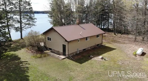 5140 W Langford Lake, Watersmeet, MI 49969