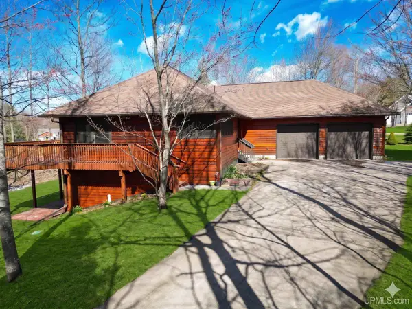 70 David, Marquette, MI 49855