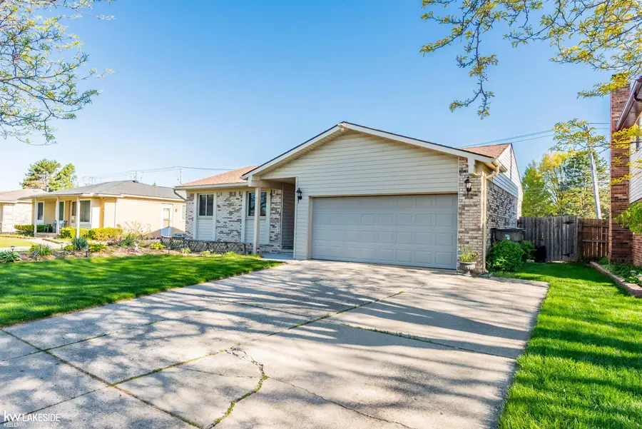 17699 Kuecken, Clinton Township, MI 48038 - #2