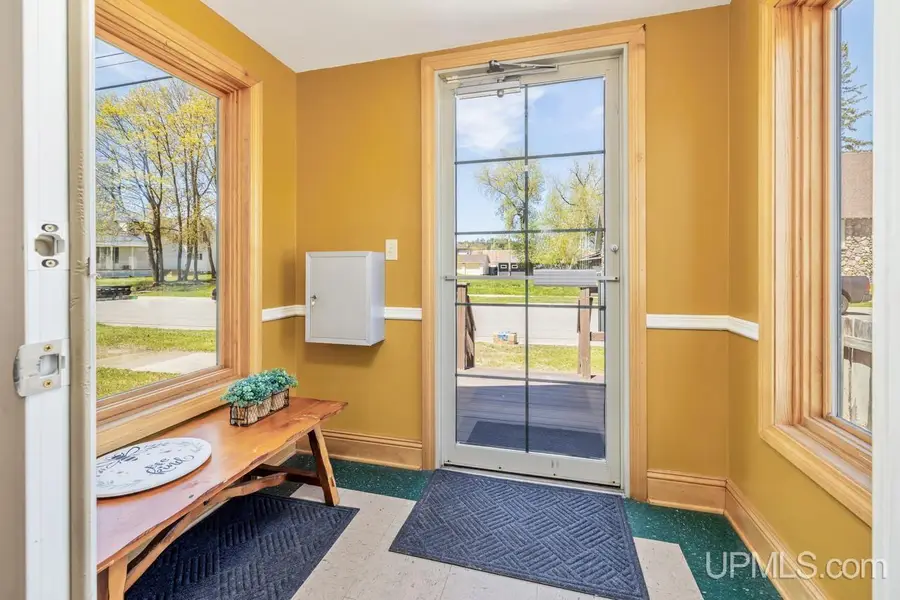 209 W C, Iron Mountain, MI 49801 - #2
