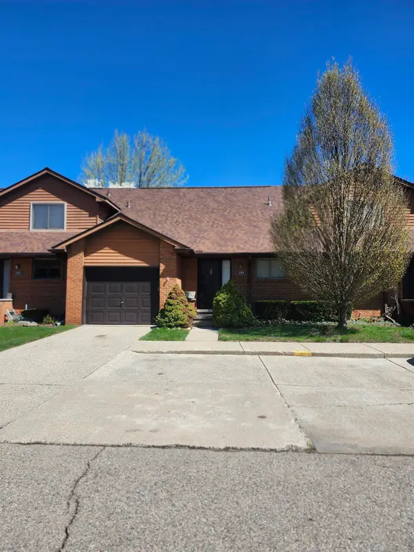3668 Old Creek, Troy, MI 48084