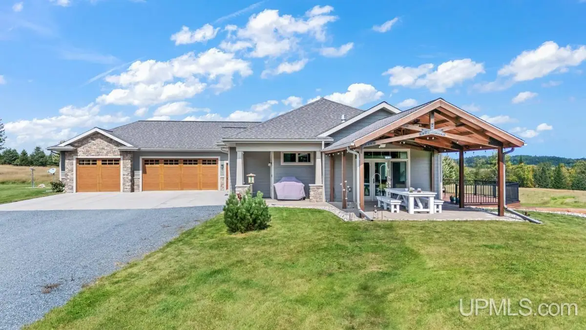 W6720 Maplewood, Iron Mountain, MI 49801 - #1