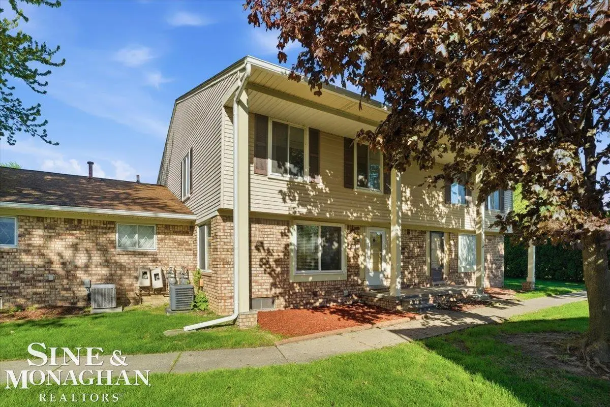 31627 Breezeway, New Baltimore, MI 48047 - #1