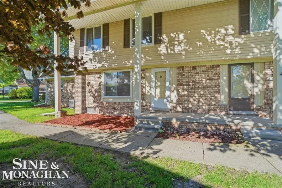 31627 Breezeway, New Baltimore, MI 48047 - #2