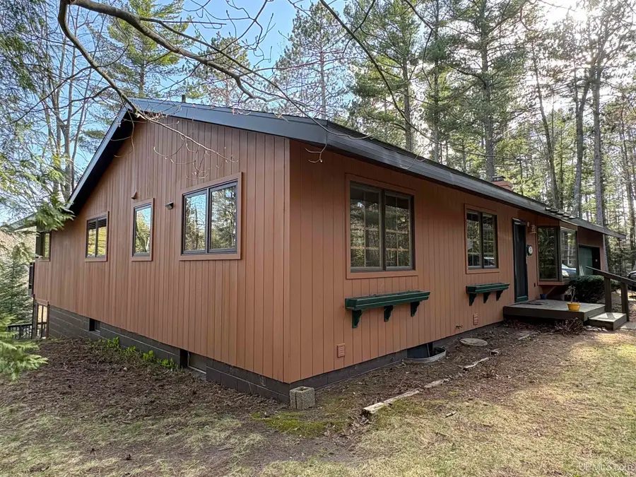 274 Riverside, Marquette, MI 49855 - #2