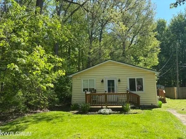 9083 Island, Clay, MI 48001