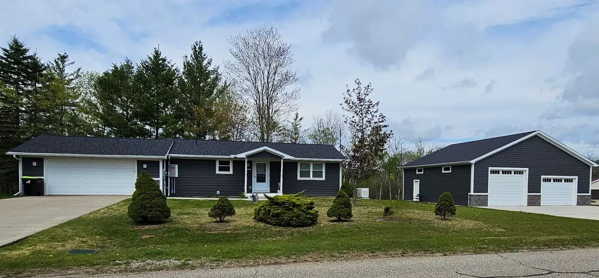 1990 Huntington, Gladwin, MI 48624 - #1