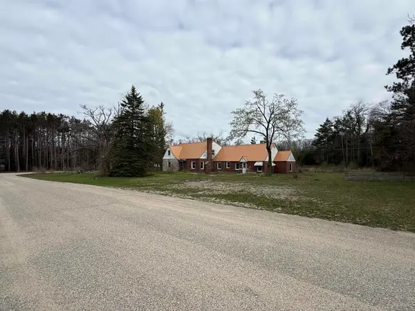 1701 Home, Fairview, MI 48621