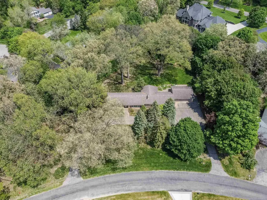 2800 Tewksbury, Troy, MI 48098 - #3