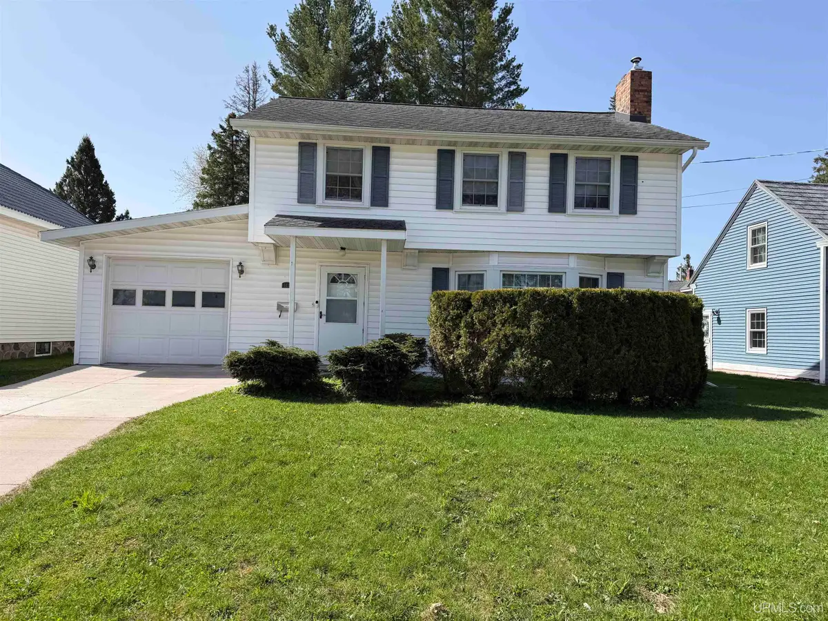 143 E Francis, Ironwood, MI 49938 - #1