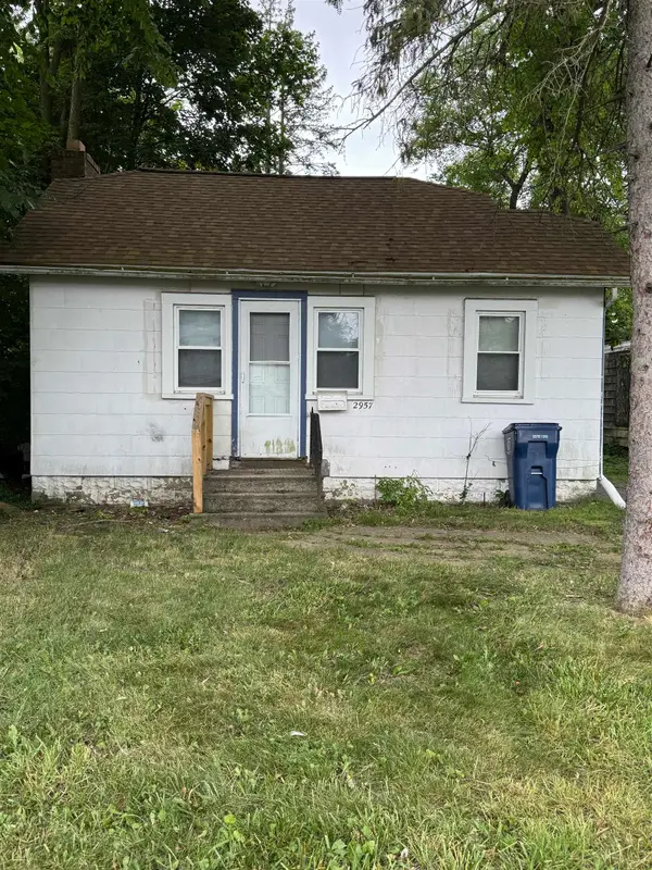 2957 Mackin, Flint, MI 48504
