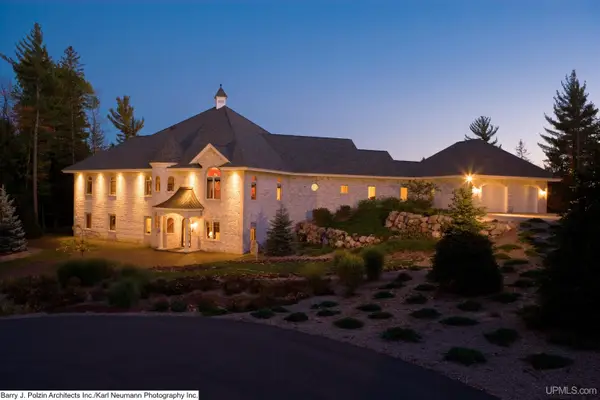 275 Forest Hills, Marquette, MI 49855
