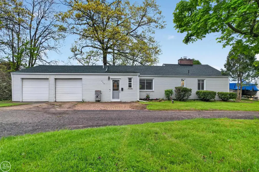 664 Sunrise Park, Howell, MI 48843 - #2