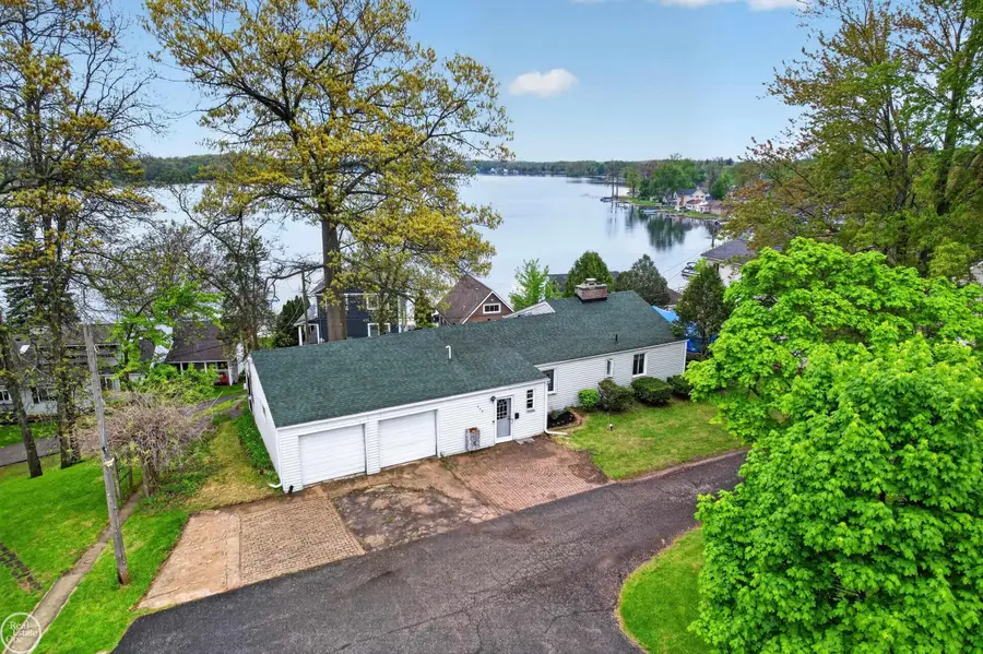664 Sunrise Park, Howell, MI 48843 - #3