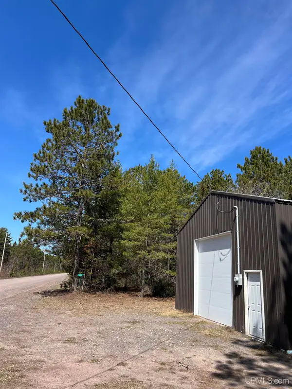50428 Louis Point, Lake Linden, MI 49945