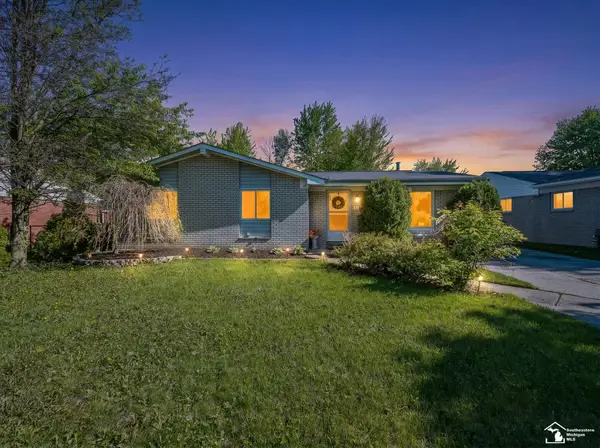 42064 Arthur, Belleville, MI 48111