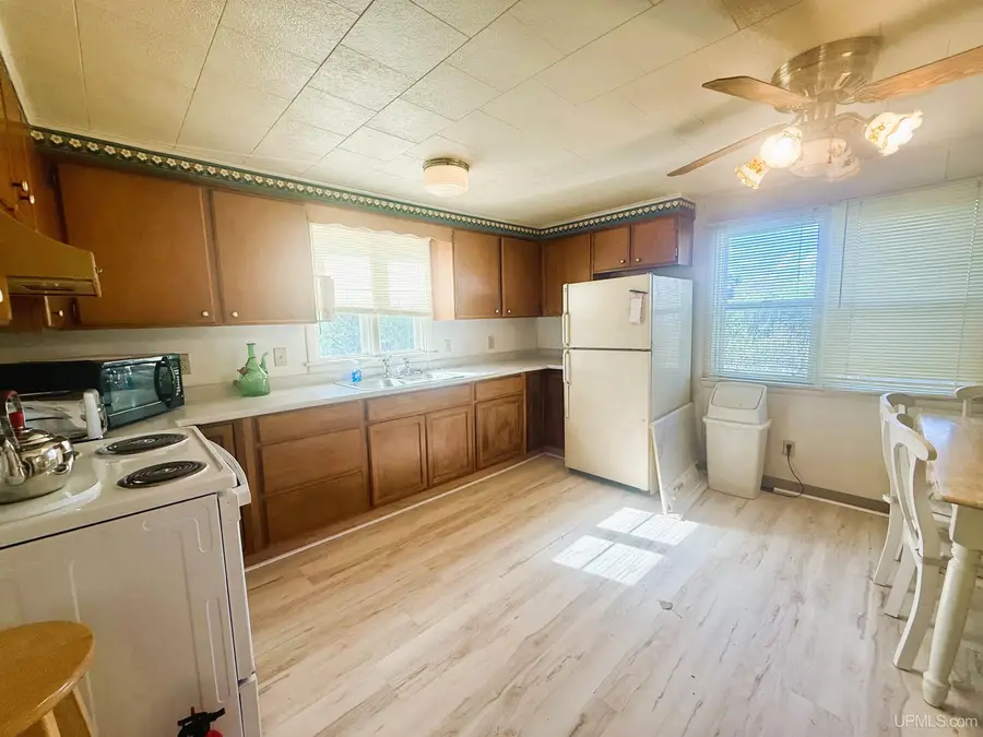 410 Quinnesec, Iron Mountain, MI 49801 - #2
