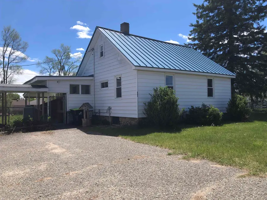 546 E Michigan, Farwell, MI 48622 - #2