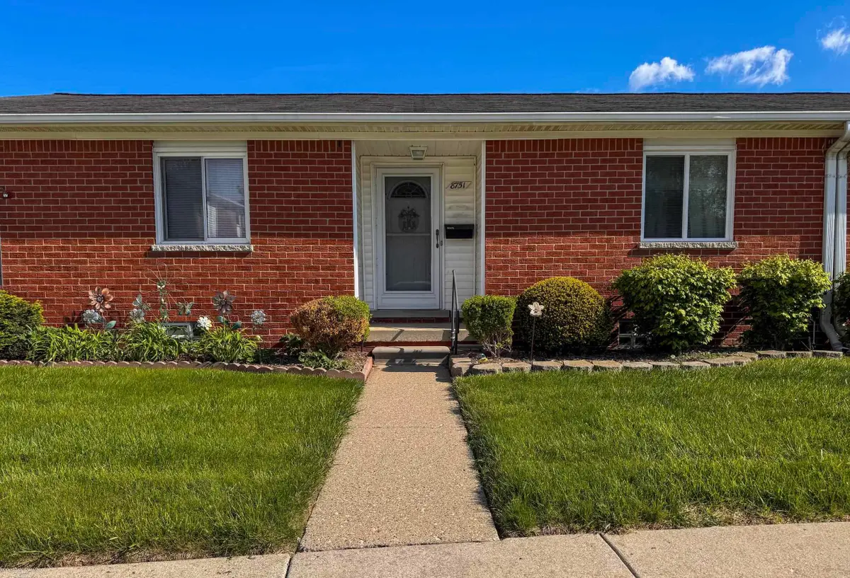 8751 Sterling, Center Line, MI 48015 - #1