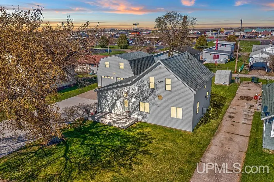 511 N 20th, Escanaba, MI 49829 - #2