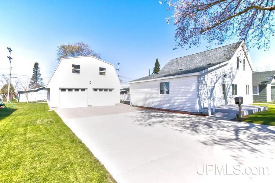 511 N 20th, Escanaba, MI 49829 - #3