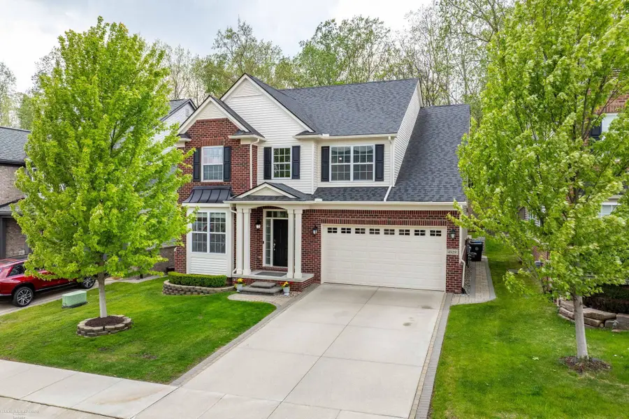 4929 W Stonegate, Lake Orion, MI 48359 - #3