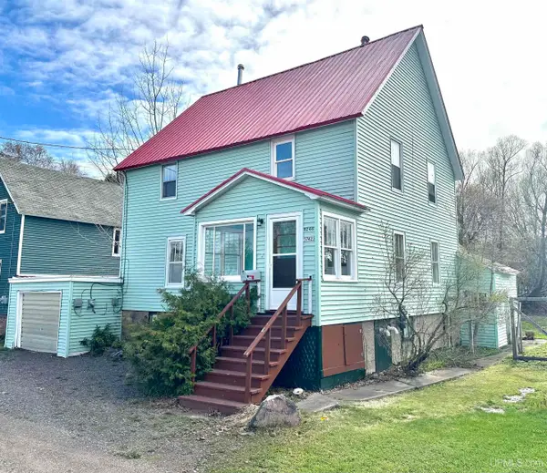 57423 10th, Calumet, MI 49913