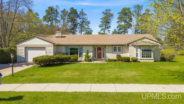 1620 S 16th, Escanaba, MI 49829