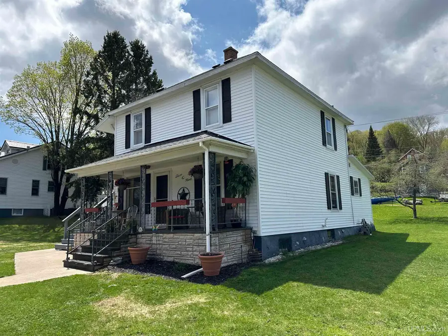 209 W Railroad, Caspian, MI 49915 - #2