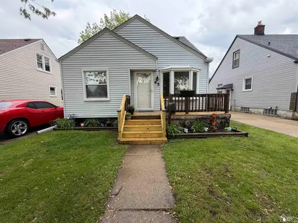 45 Cleveland, Trenton, MI 48183