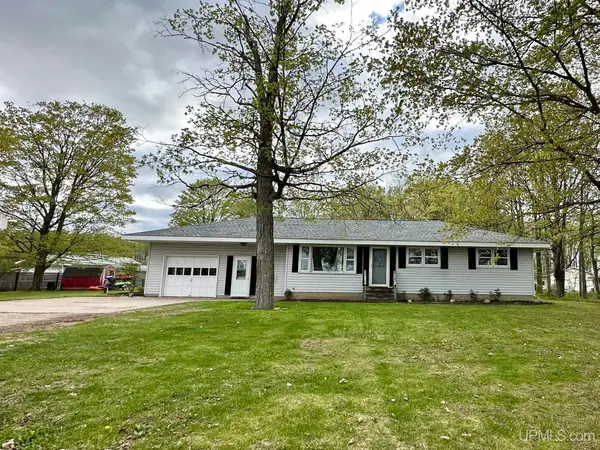 7885 County 426 M.5, Gladstone, MI 49837