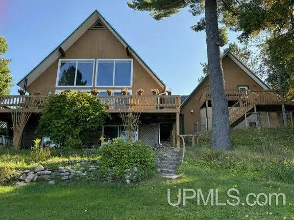 7753 Evergreen, Munising, MI 49862