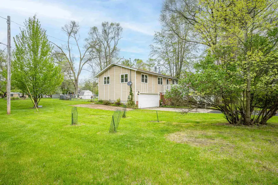 810 W Martin, Gladwin, MI 48624 - #3